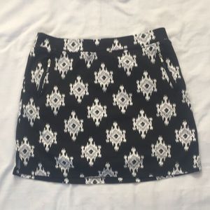 Jones New York Black & White Skort